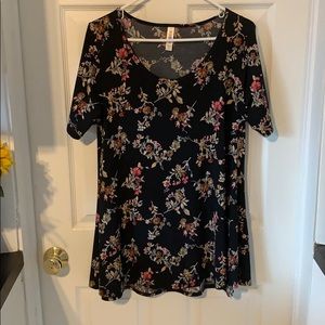 Medium perfect t lularoe